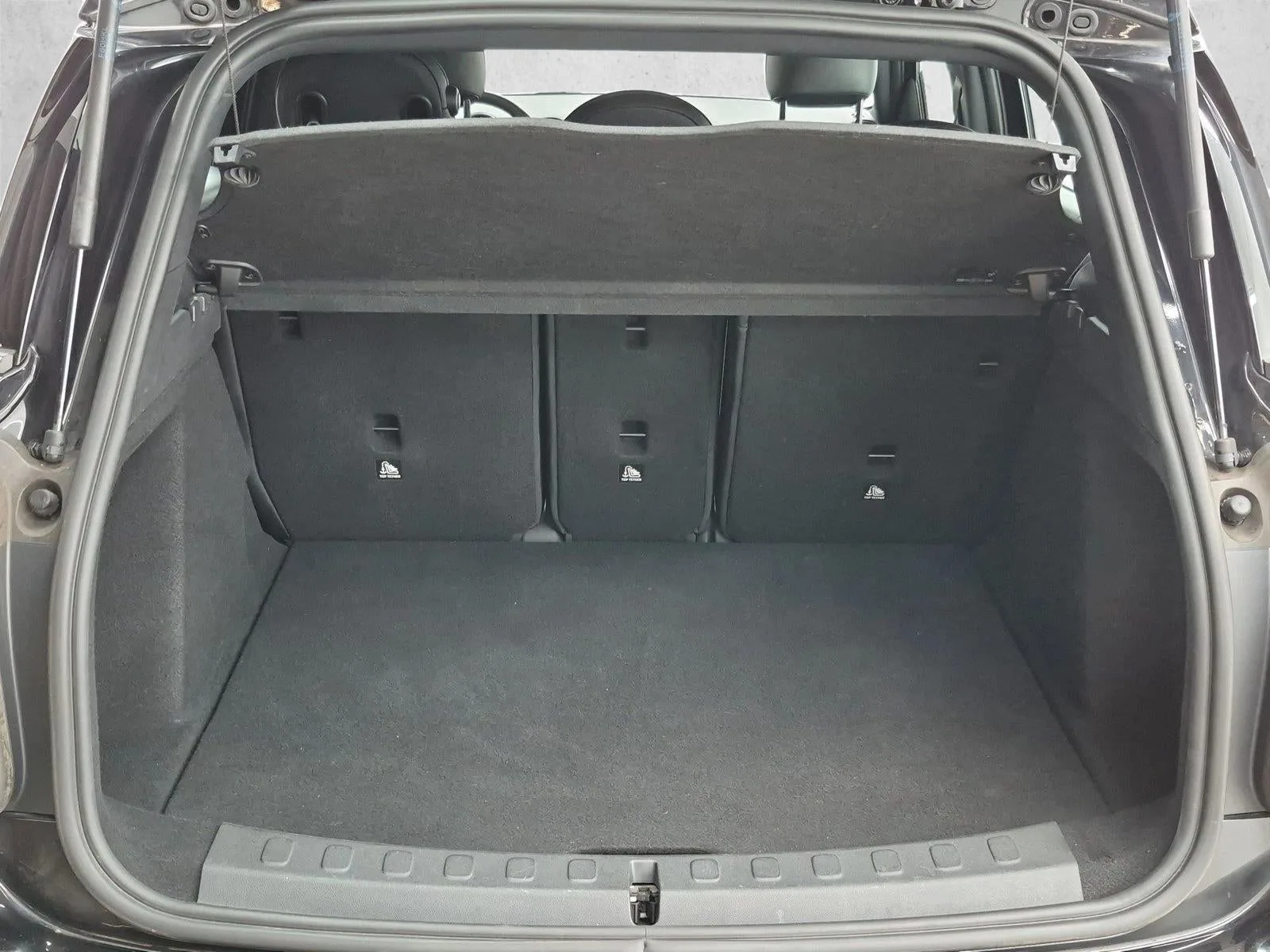 2021 MINI Countryman Oxford Edition photo 6