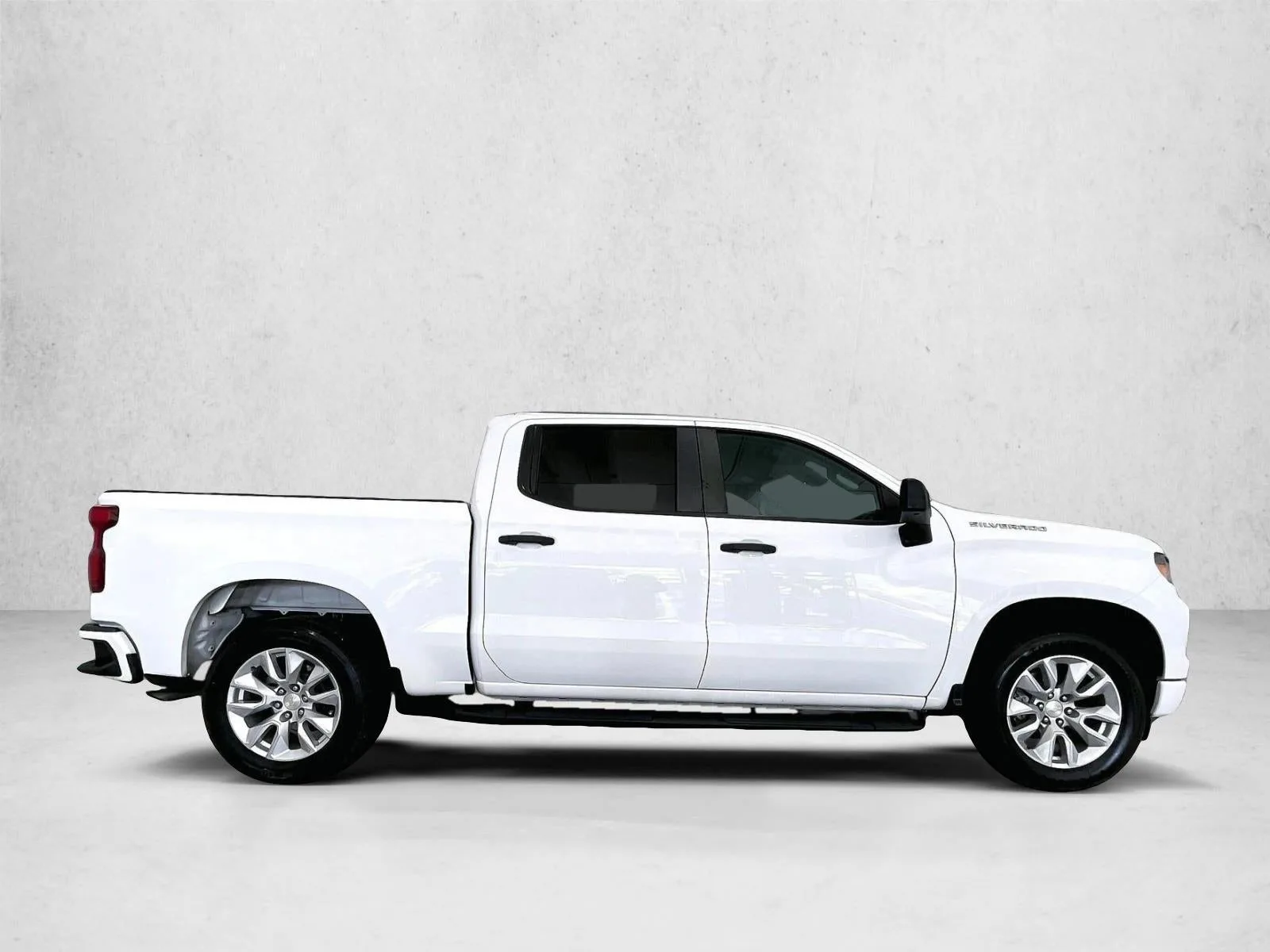 2023 Chevrolet Silverado 1500 Custom photo 5