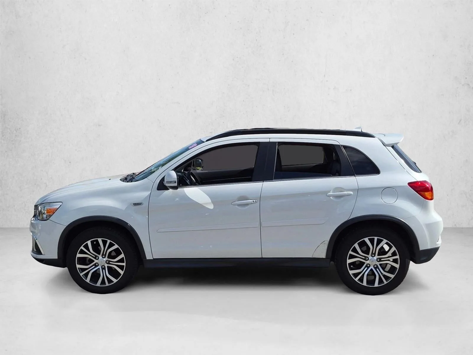 2018 Mitsubishi Outlander Sport SEL 2.4 CVT photo 9