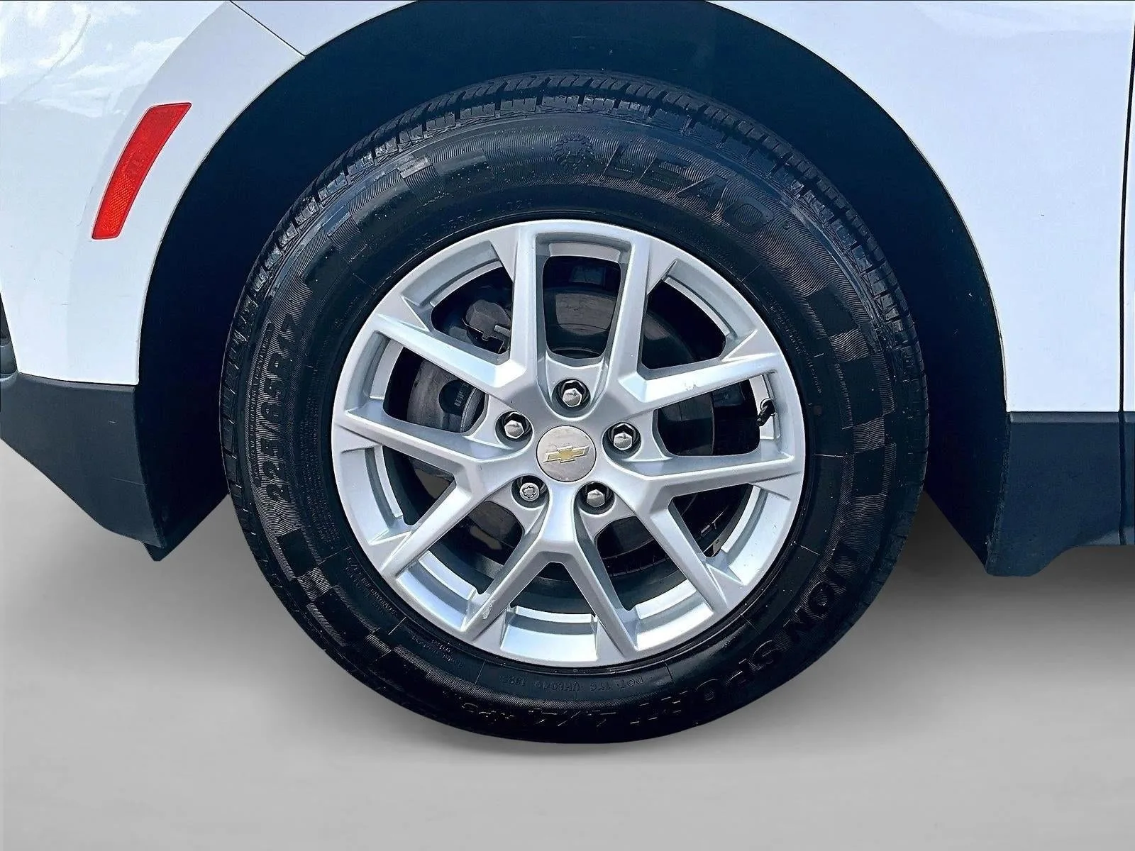 2024 Chevrolet Equinox LS photo 10