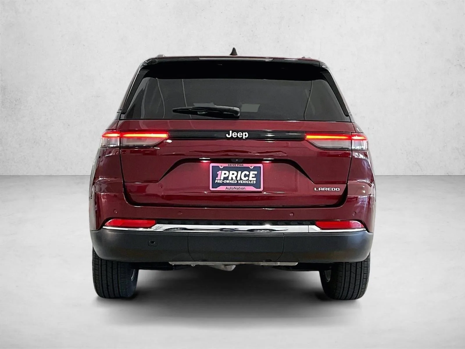 2023 Jeep Grand Cherokee Laredo photo 4