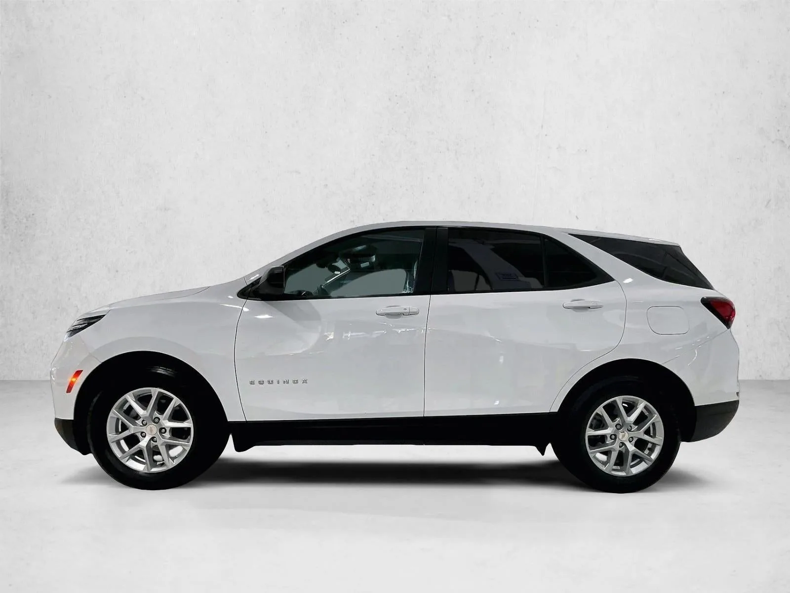 2024 Chevrolet Equinox LS photo 6