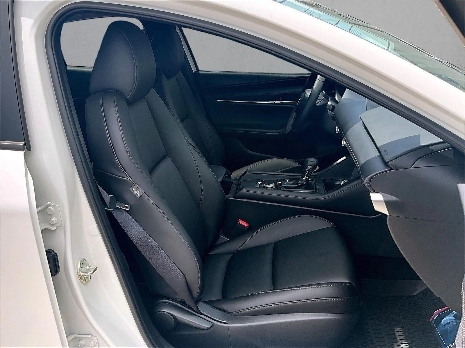 2026 Mazda Mazda3 Sedan 2.5 S Preferred photo 9