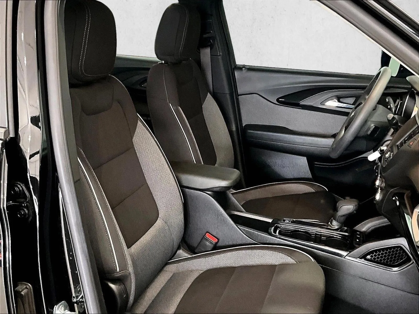 2023 Chevrolet Trailblazer LS photo 9