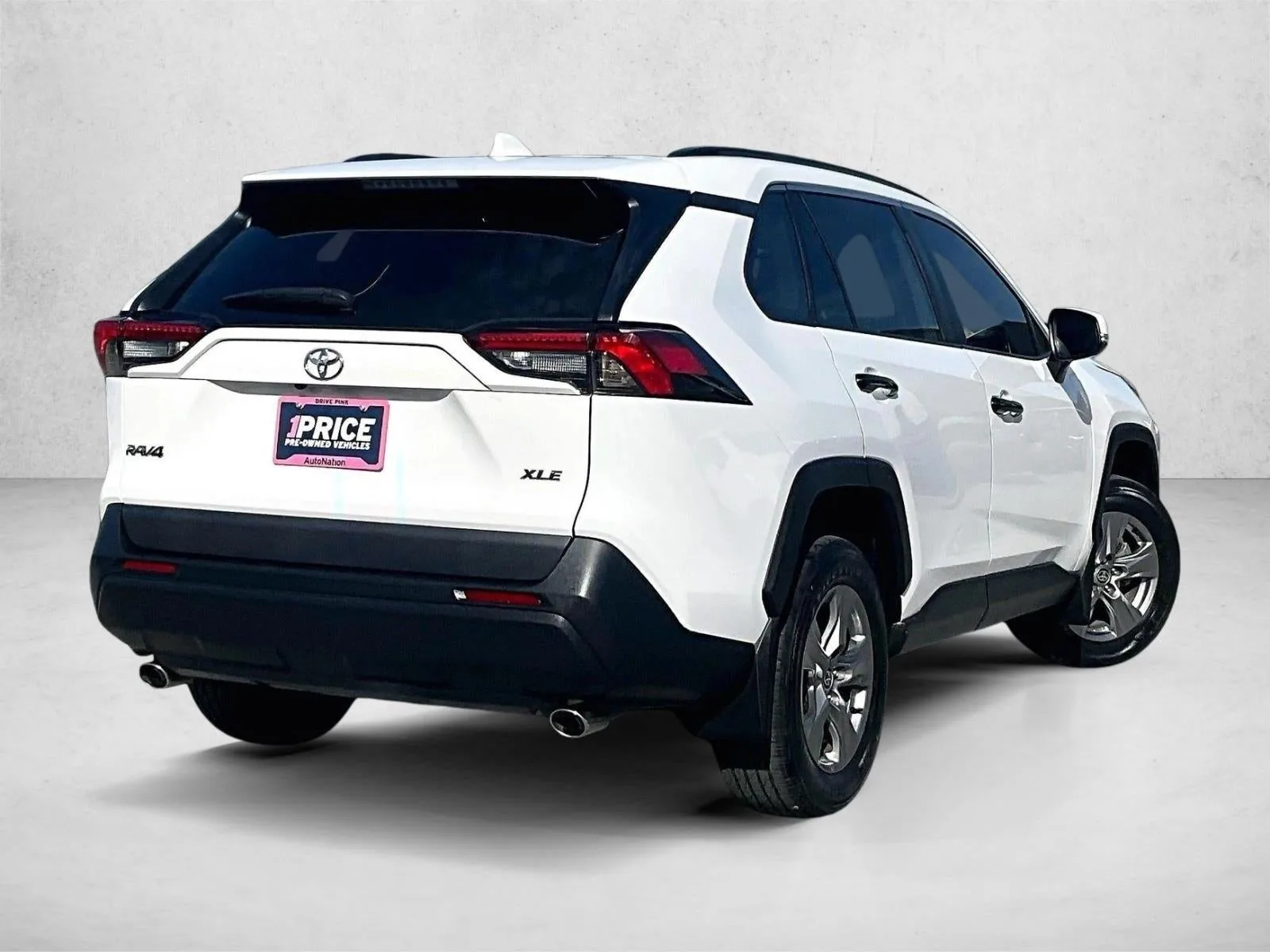 2024 Toyota RAV4 XLE photo 2