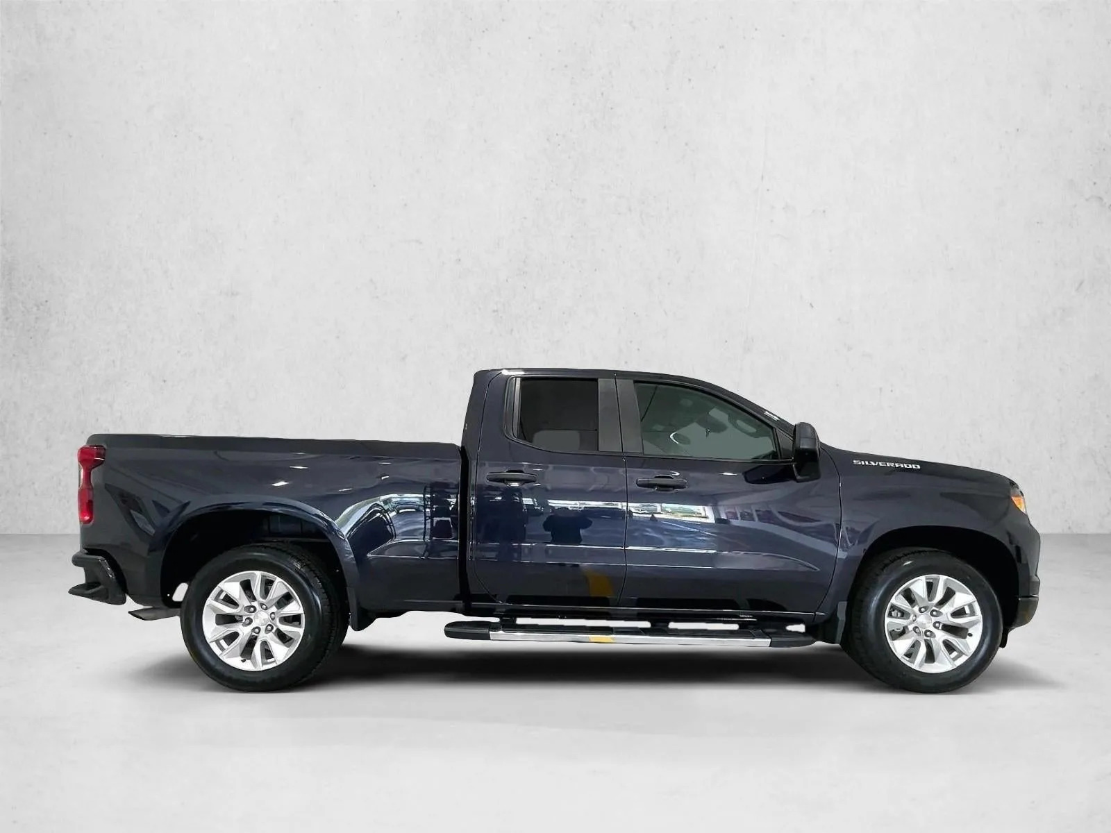 2023 Chevrolet Silverado 1500 Custom photo 5
