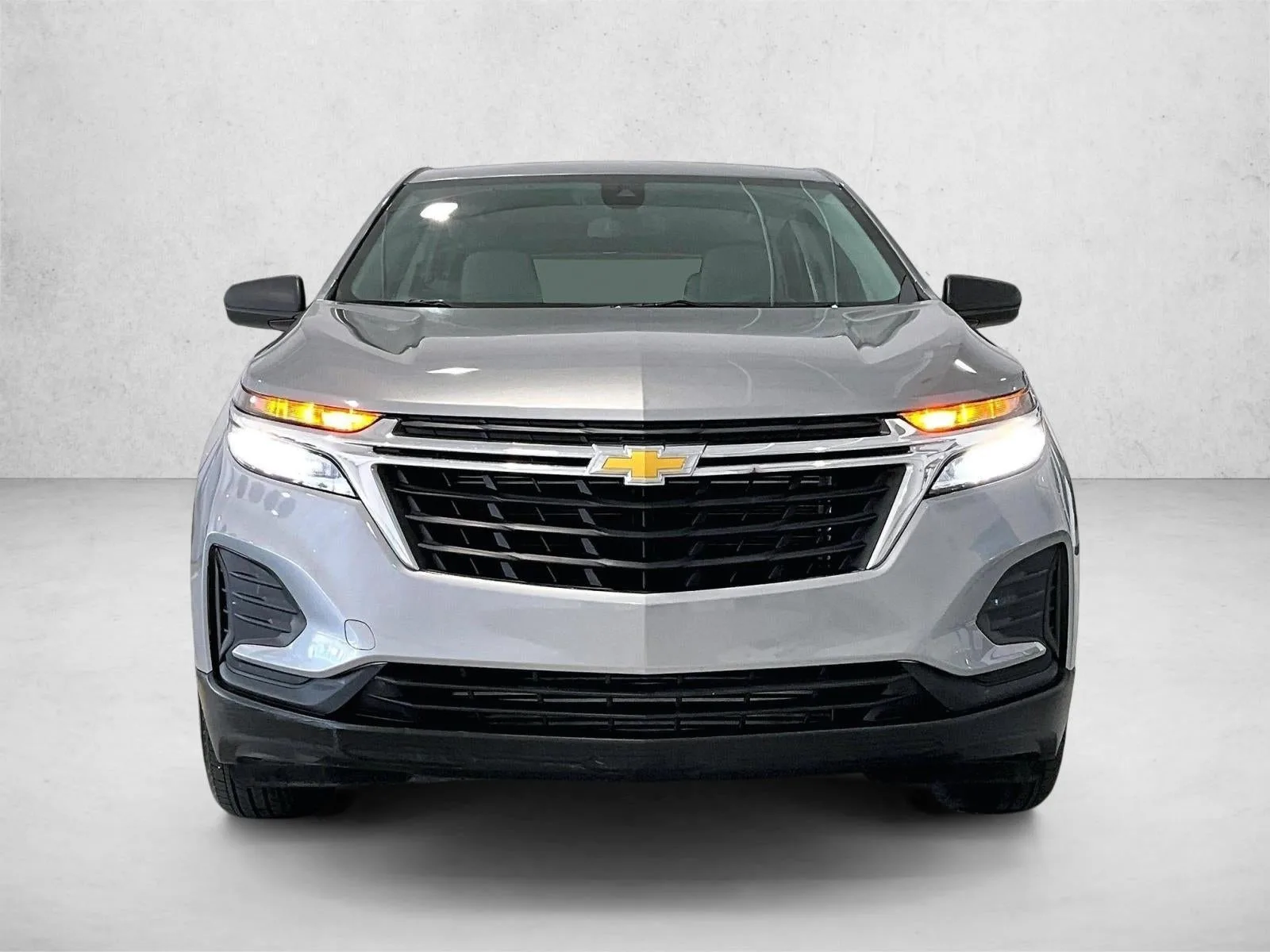 2024 Chevrolet Equinox LS photo 3