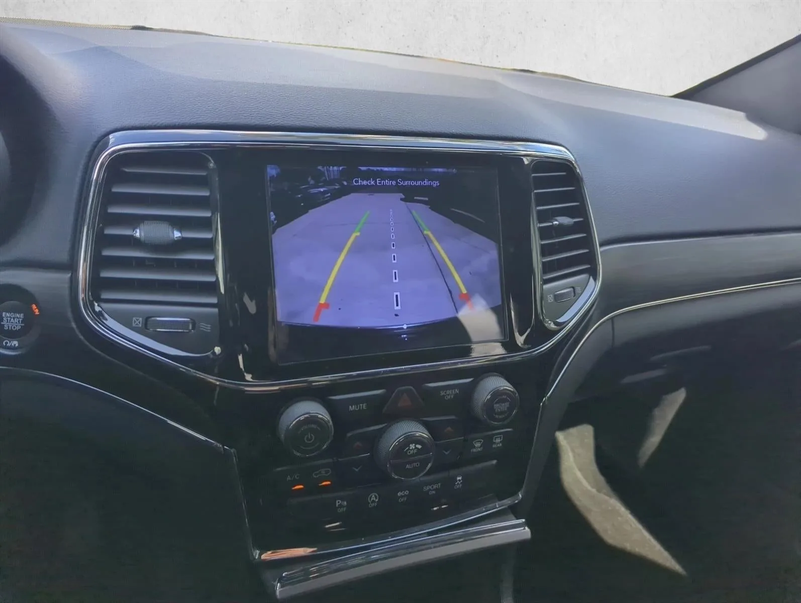 2020 Jeep Grand Cherokee Limited 4x2 photo 9