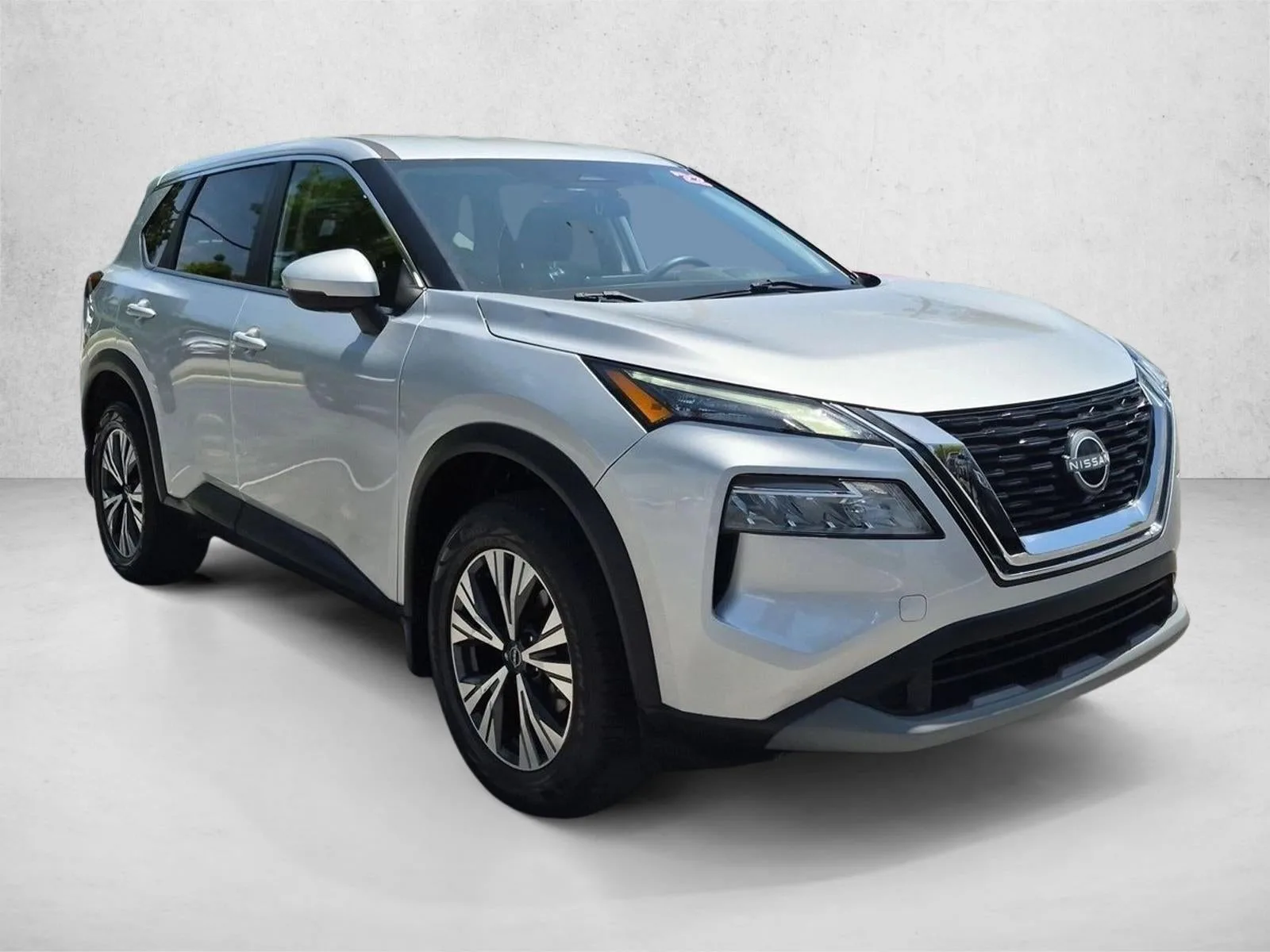 2022 Nissan Rogue FWD SV photo 3