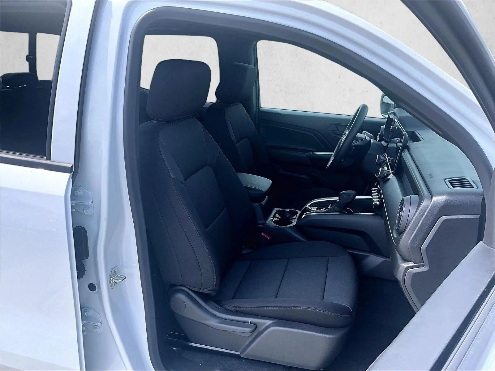 2026 Chevrolet Colorado WT photo 9