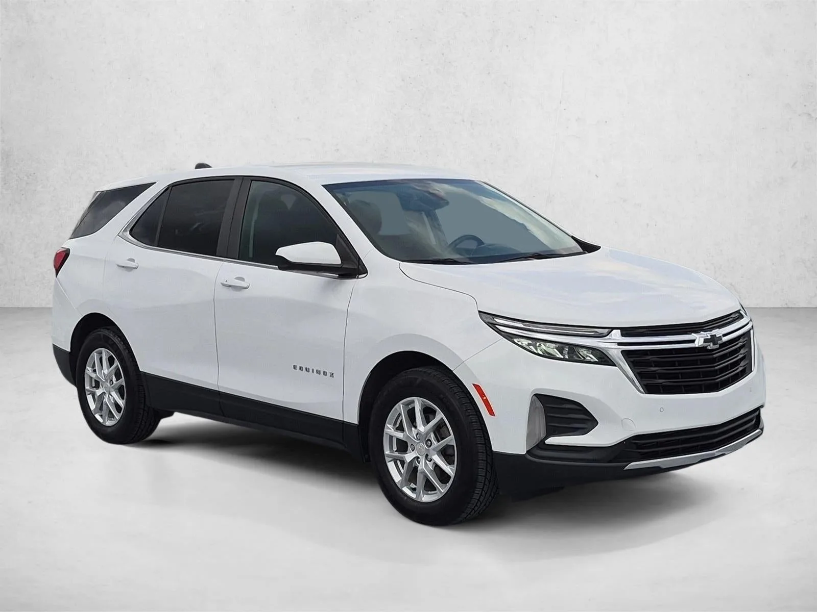 2022 Chevrolet Equinox LT photo 3