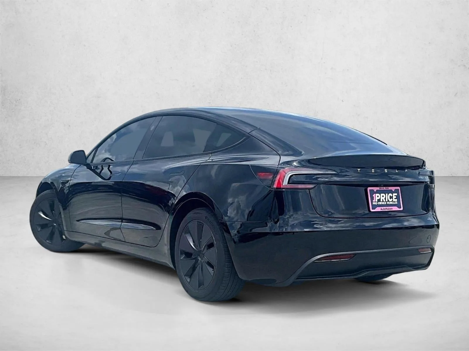 2025 Tesla Model 3 Long Range photo 12
