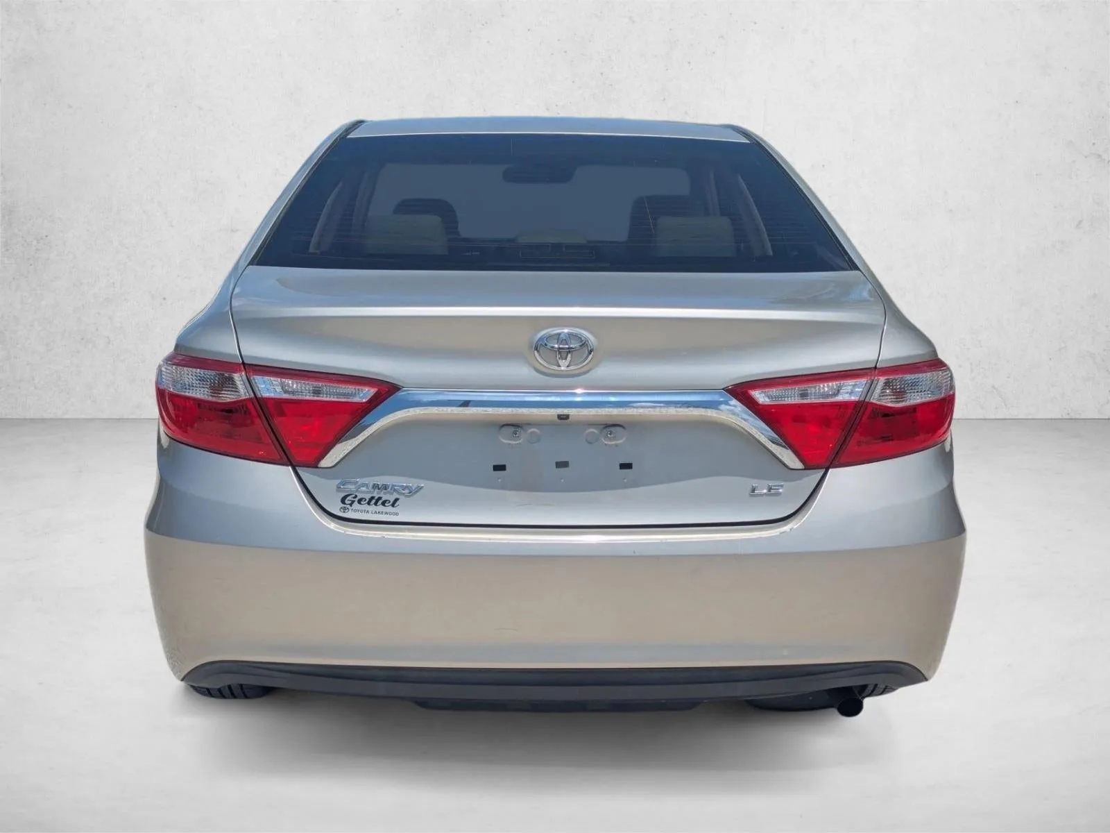 2017 Toyota Camry LE Auto (SE) photo 6