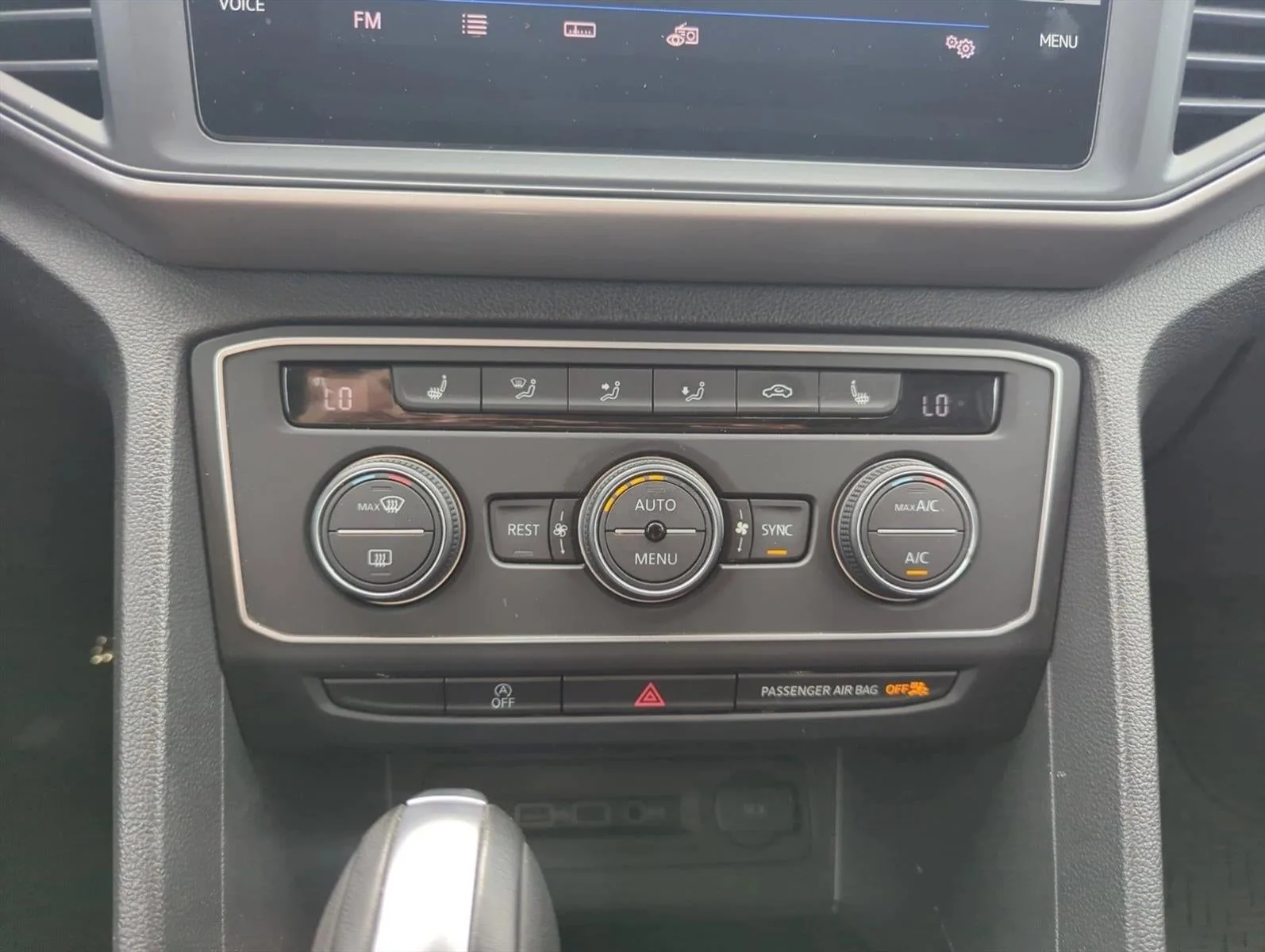 2020 Volkswagen Atlas 2.0T SE w/Technology FWD photo 11