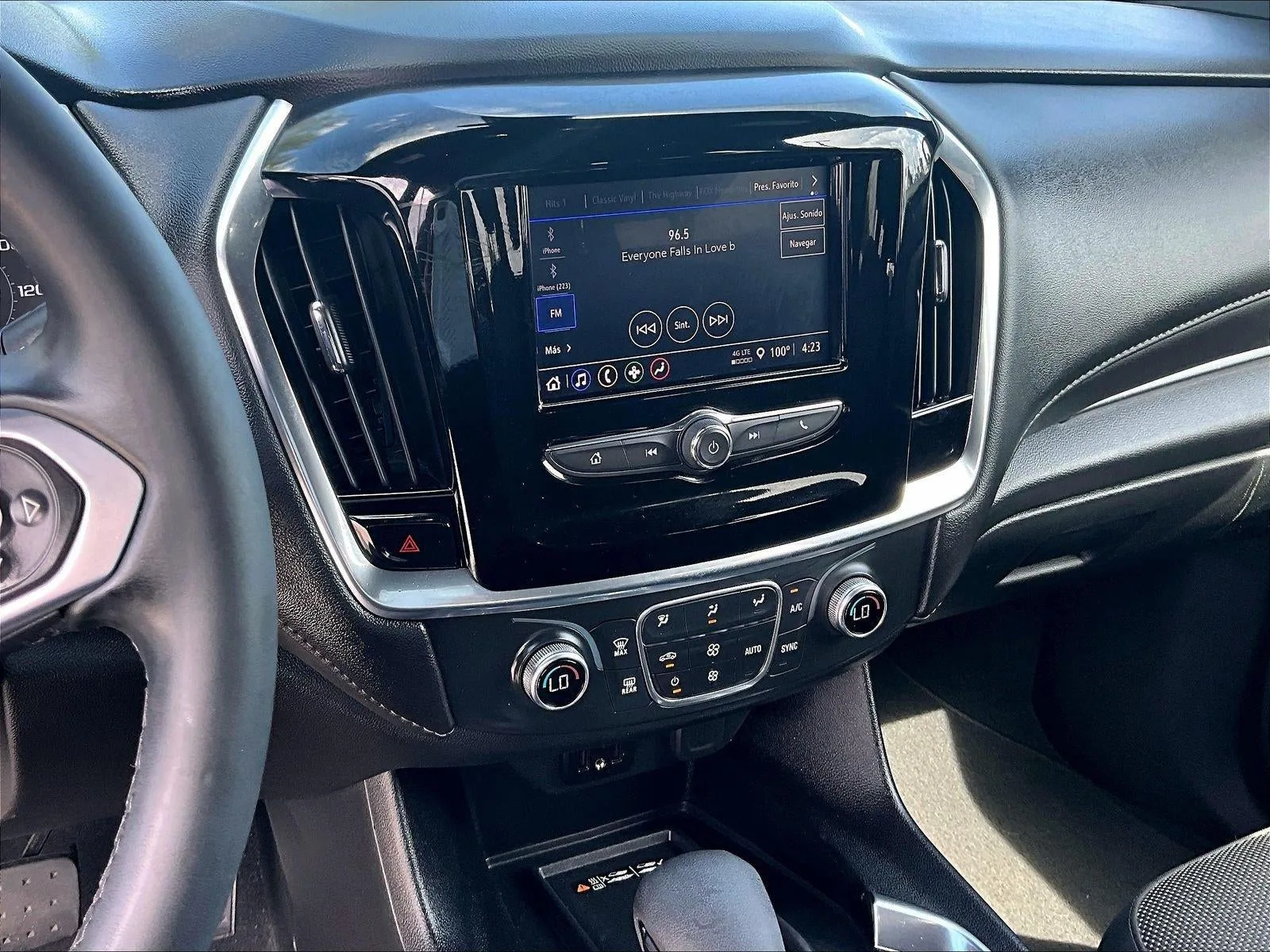 2024 Chevrolet Traverse Limited LT Cloth photo 8