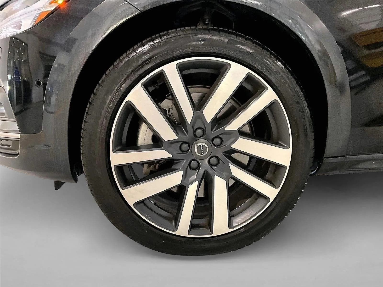 2025 Volvo V90 Cross Country Plus, B6 AWD Gas (mild hybrid) photo 10