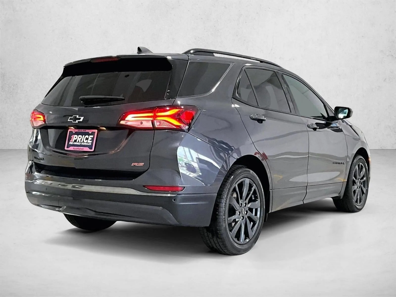 2023 Chevrolet Equinox RS photo 2