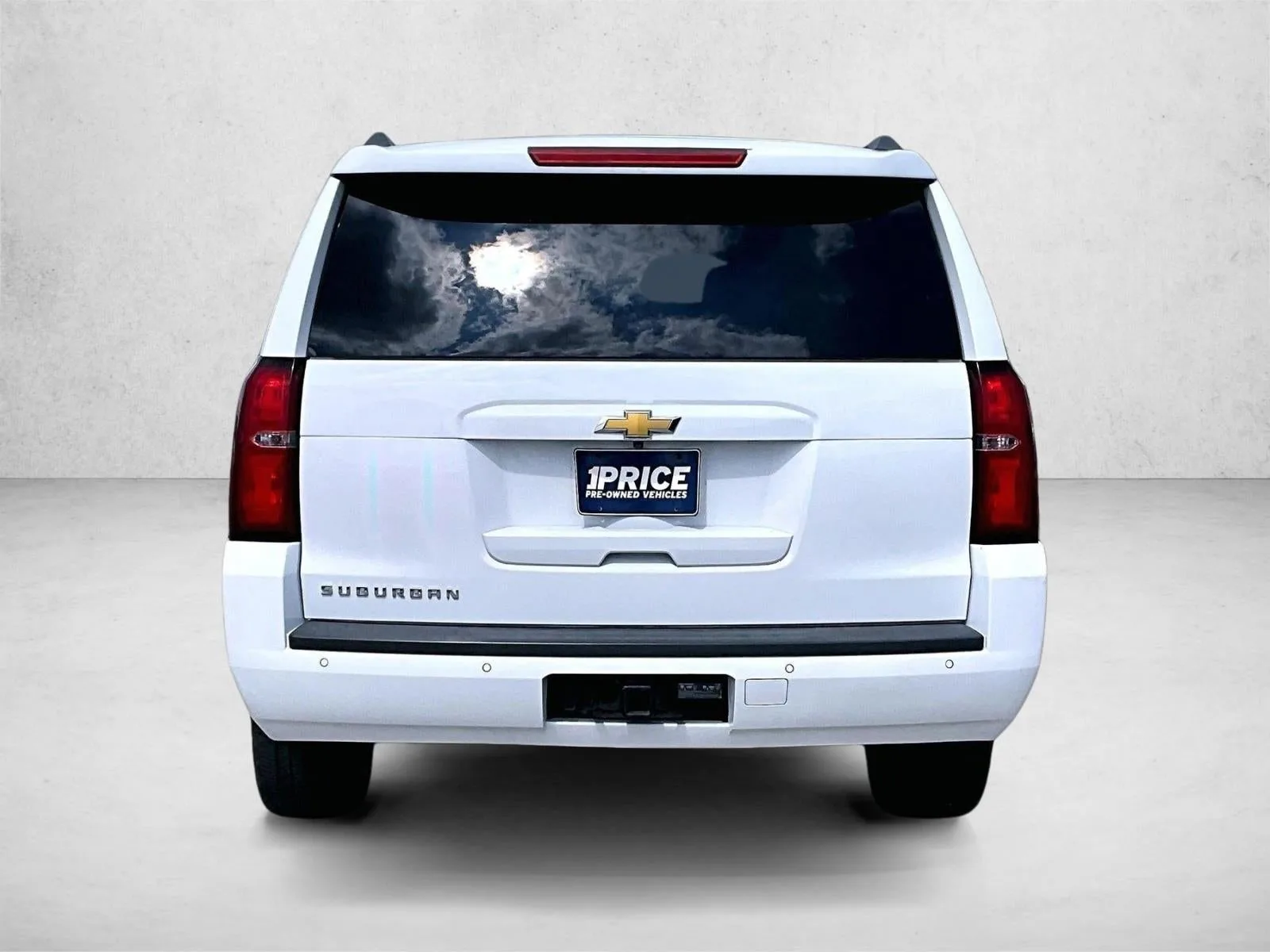 2018 Chevrolet Suburban LT photo 4