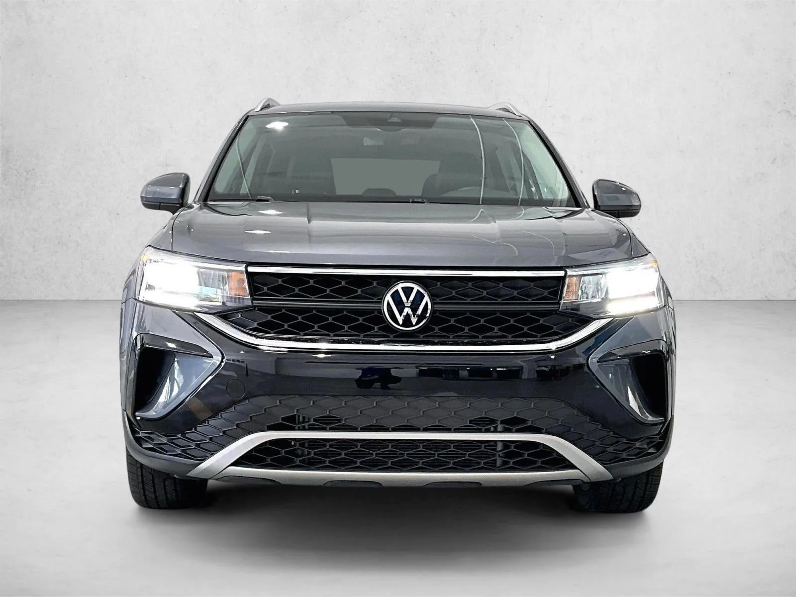 2023 Volkswagen Taos SE photo 3