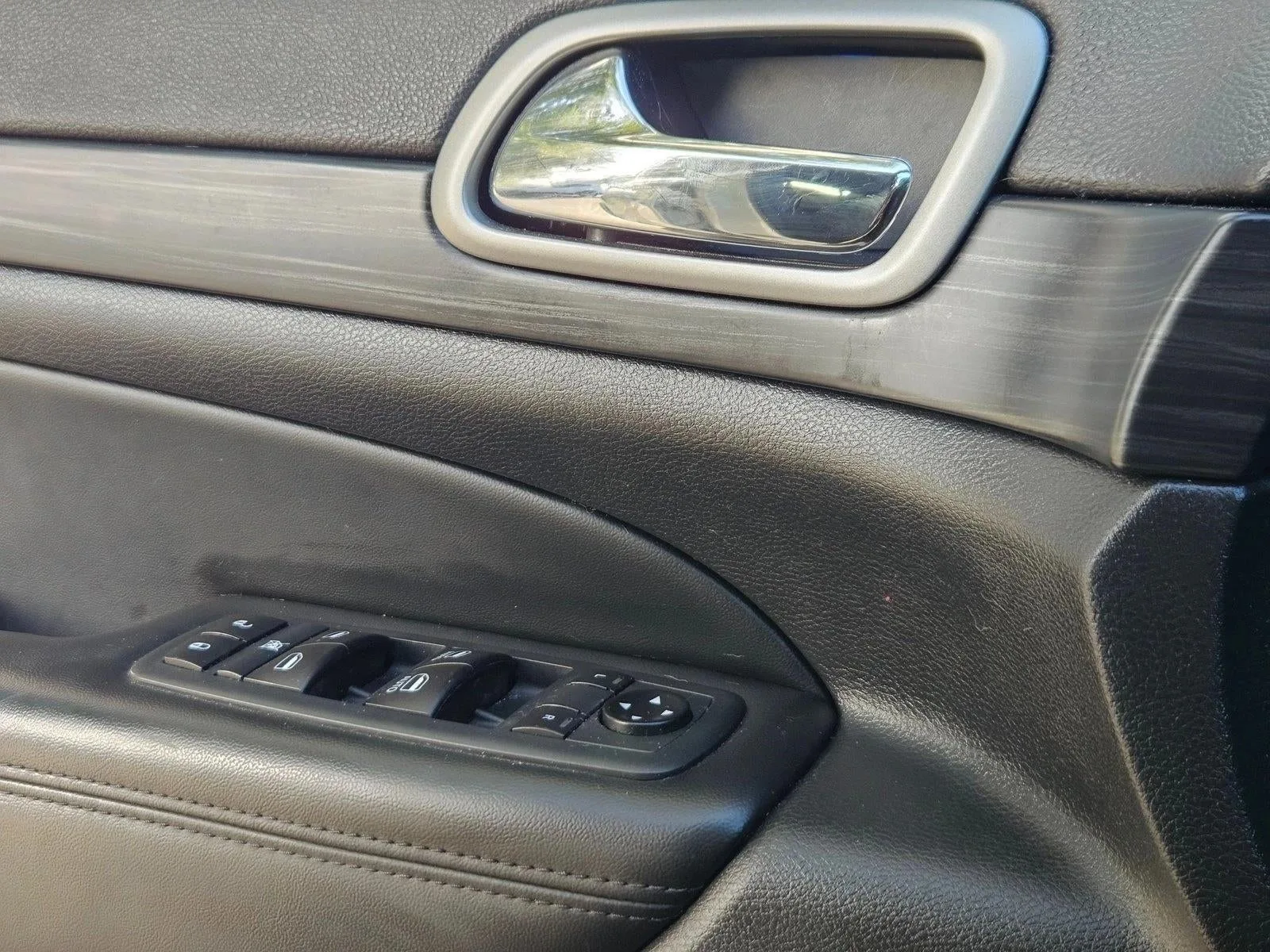 2020 Jeep Grand Cherokee Laredo E 4x2 photo 6