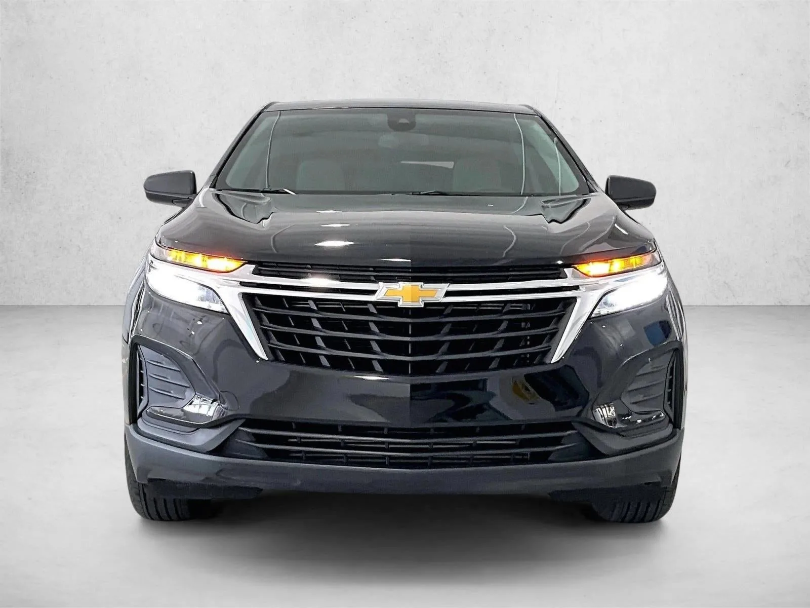 2023 Chevrolet Equinox LS photo 3