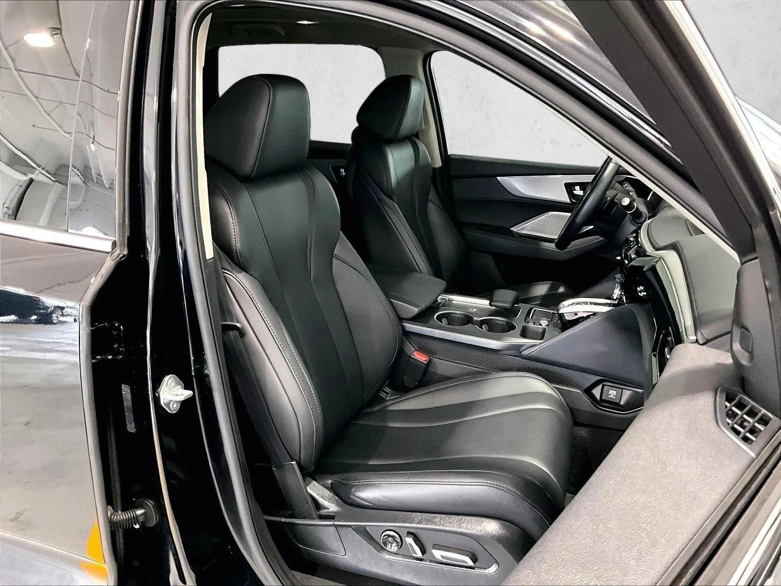 2023 Acura MDX Base photo 9