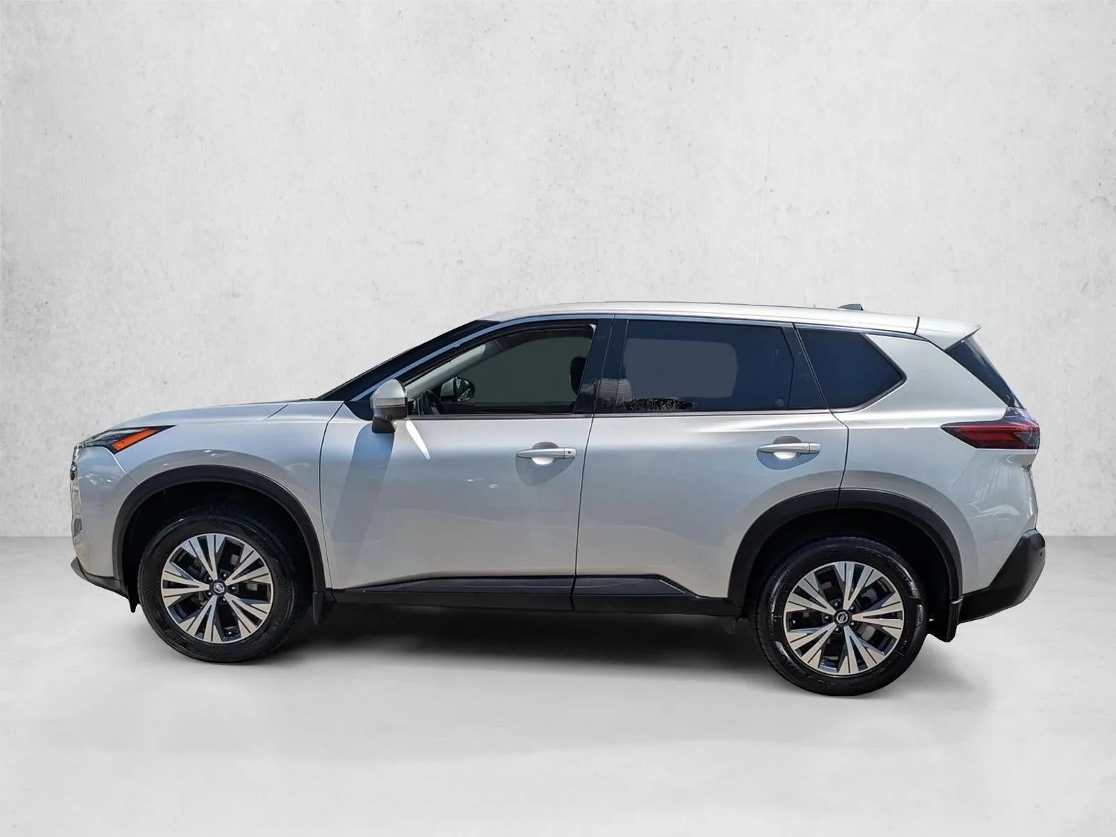 2021 Nissan Rogue FWD SV photo 9