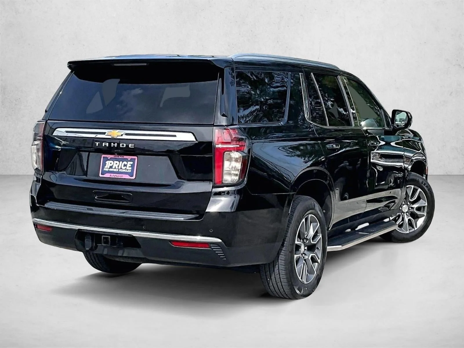 2023 Chevrolet Tahoe LS photo 2