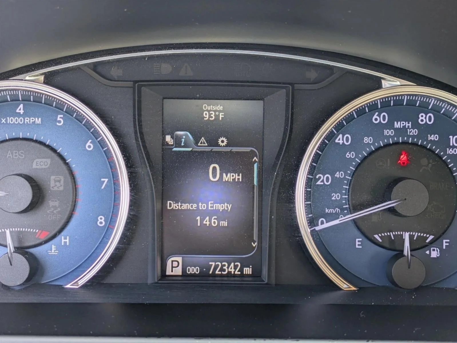 2017 Toyota Camry LE Auto (SE) photo 10