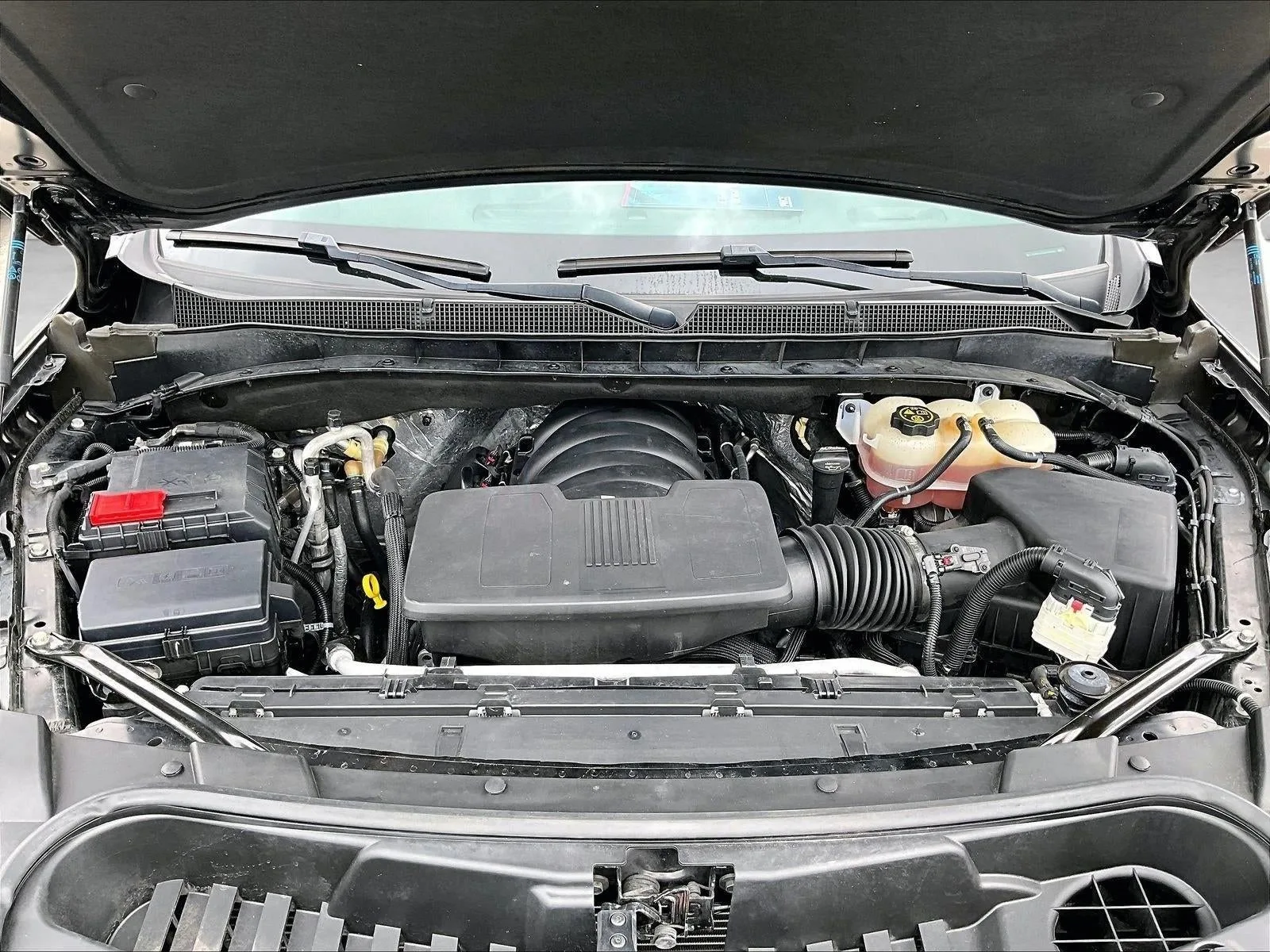 2024 Chevrolet Suburban RST photo 10