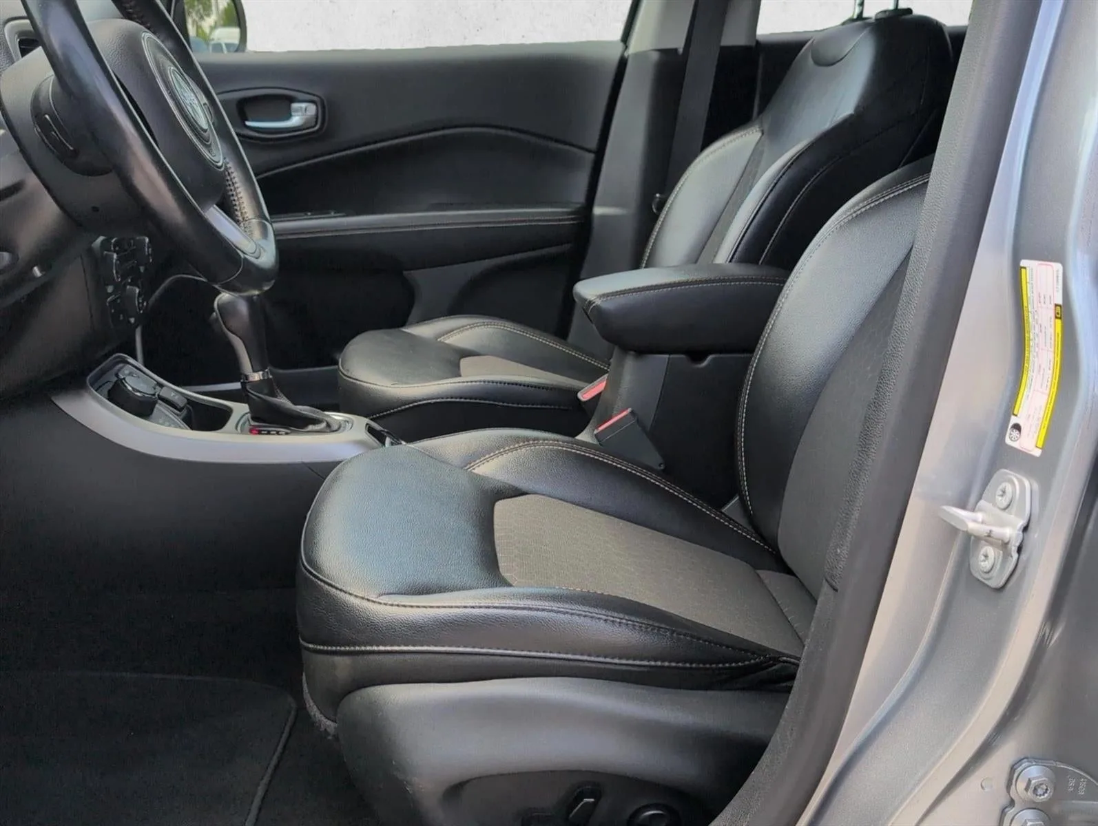2020 Jeep Compass Latitude 4x4 photo 12