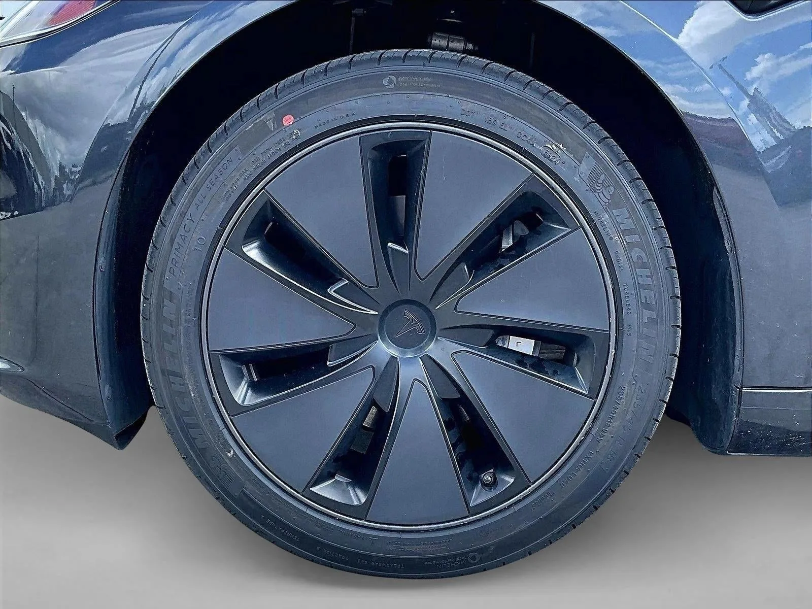 2025 Tesla Model 3 Long Range photo 10