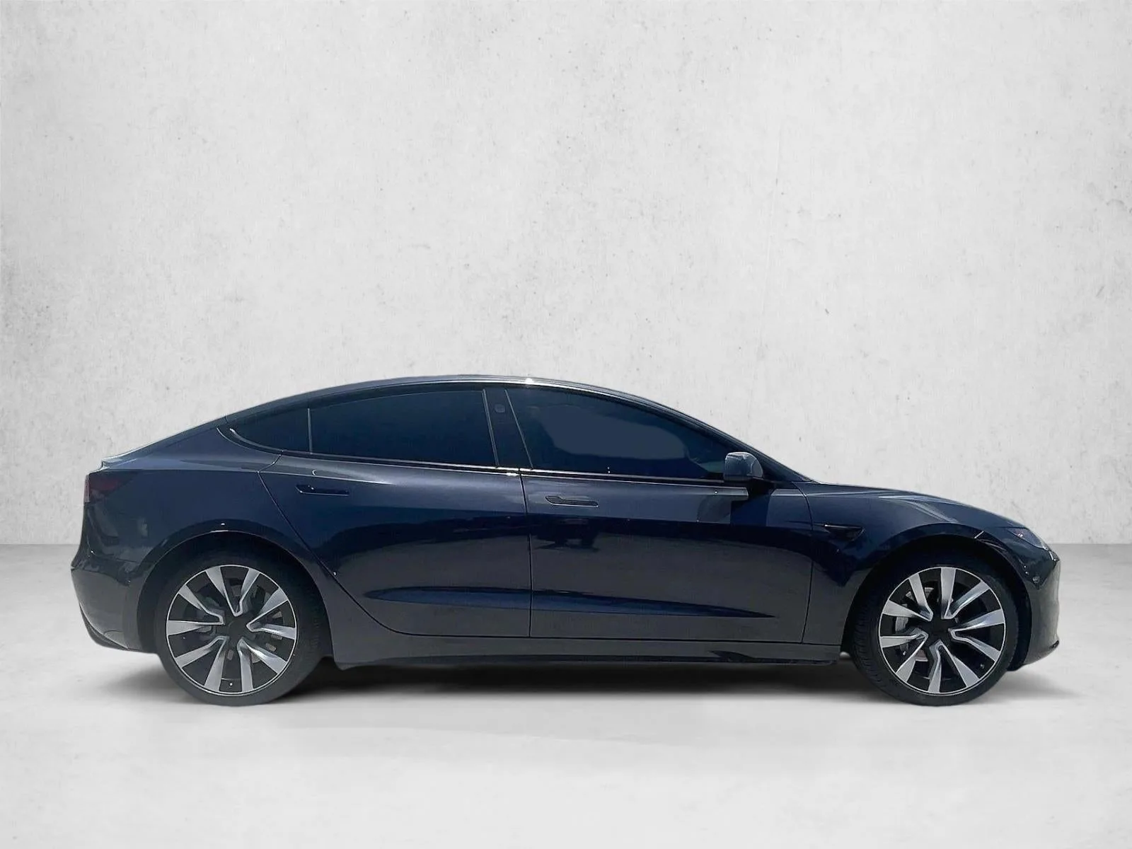 2024 Tesla Model 3 Long Range photo 5