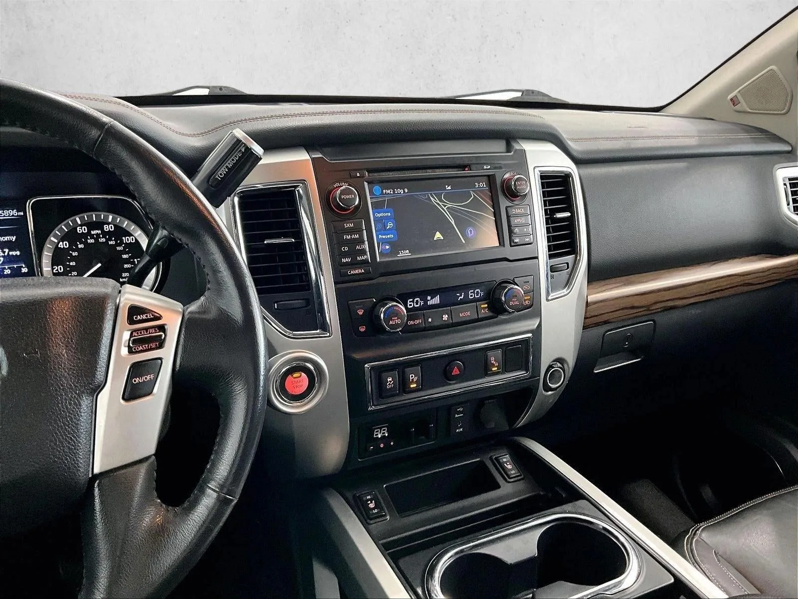 2016 Nissan TITAN XD SL Diesel photo 8