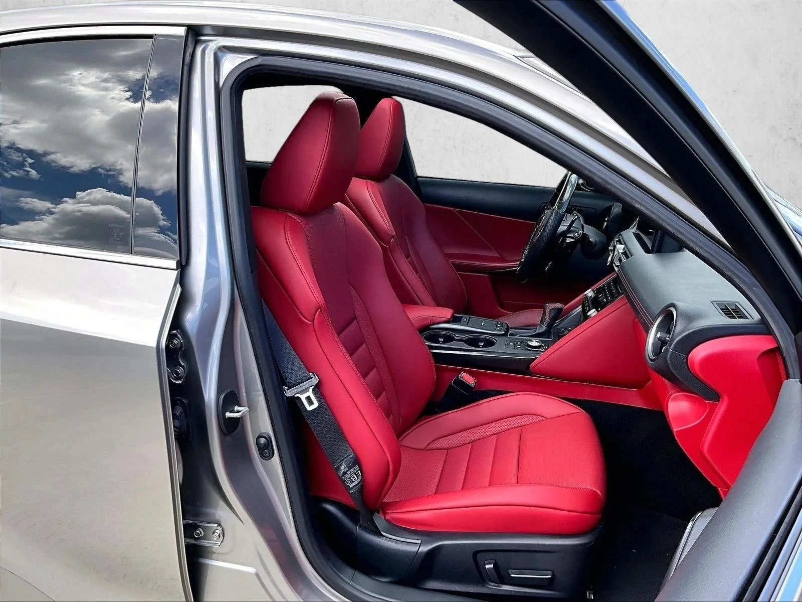 2021 Lexus IS 350 F SPORT photo 9