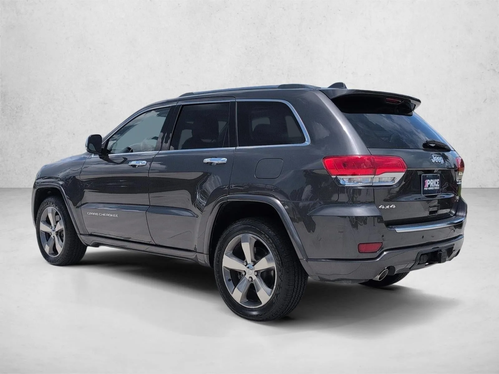 2015 Jeep Grand Cherokee 4WD 4dr Overland photo 3