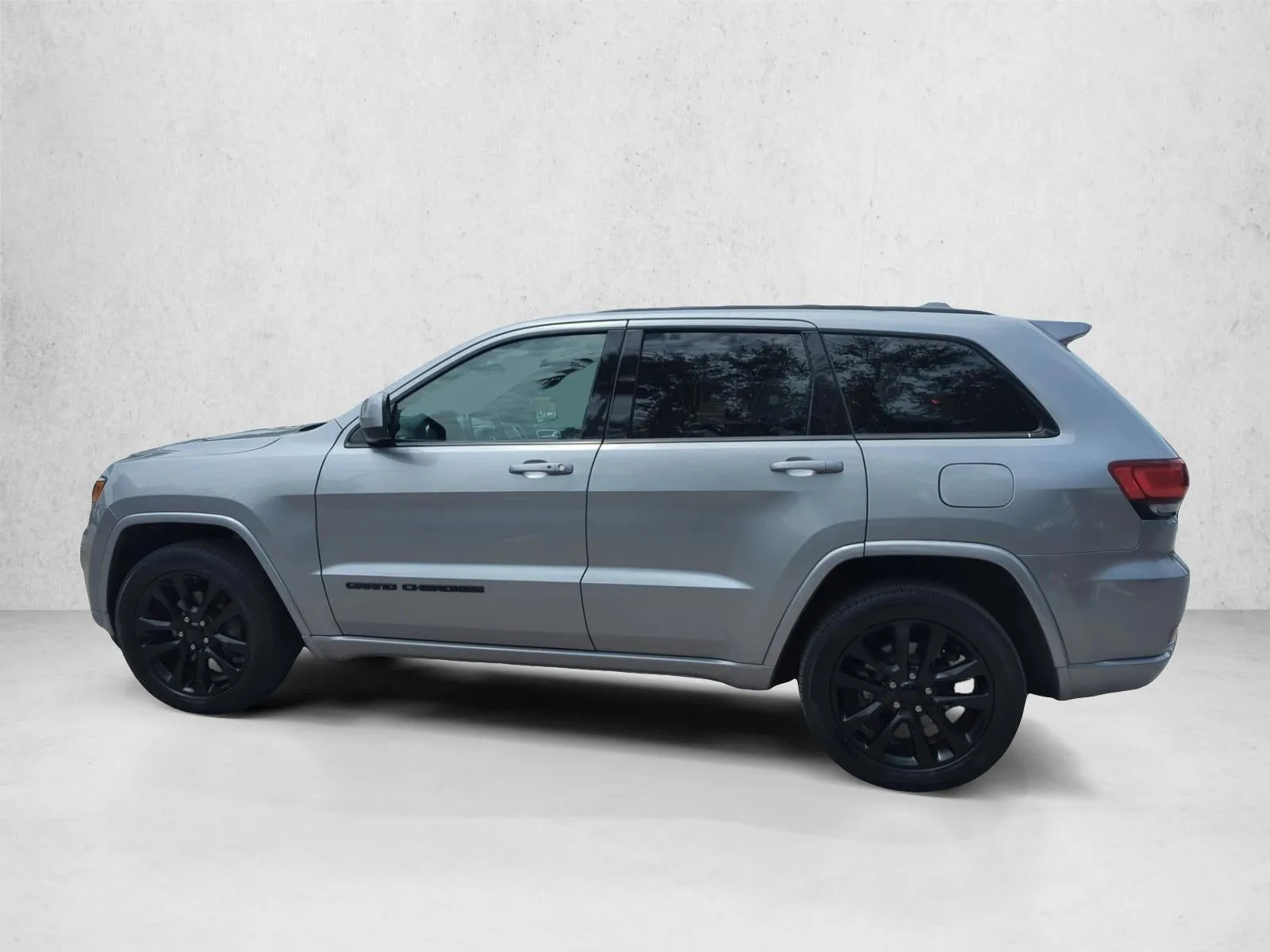 2020 Jeep Grand Cherokee Altitude 4x2 photo 8