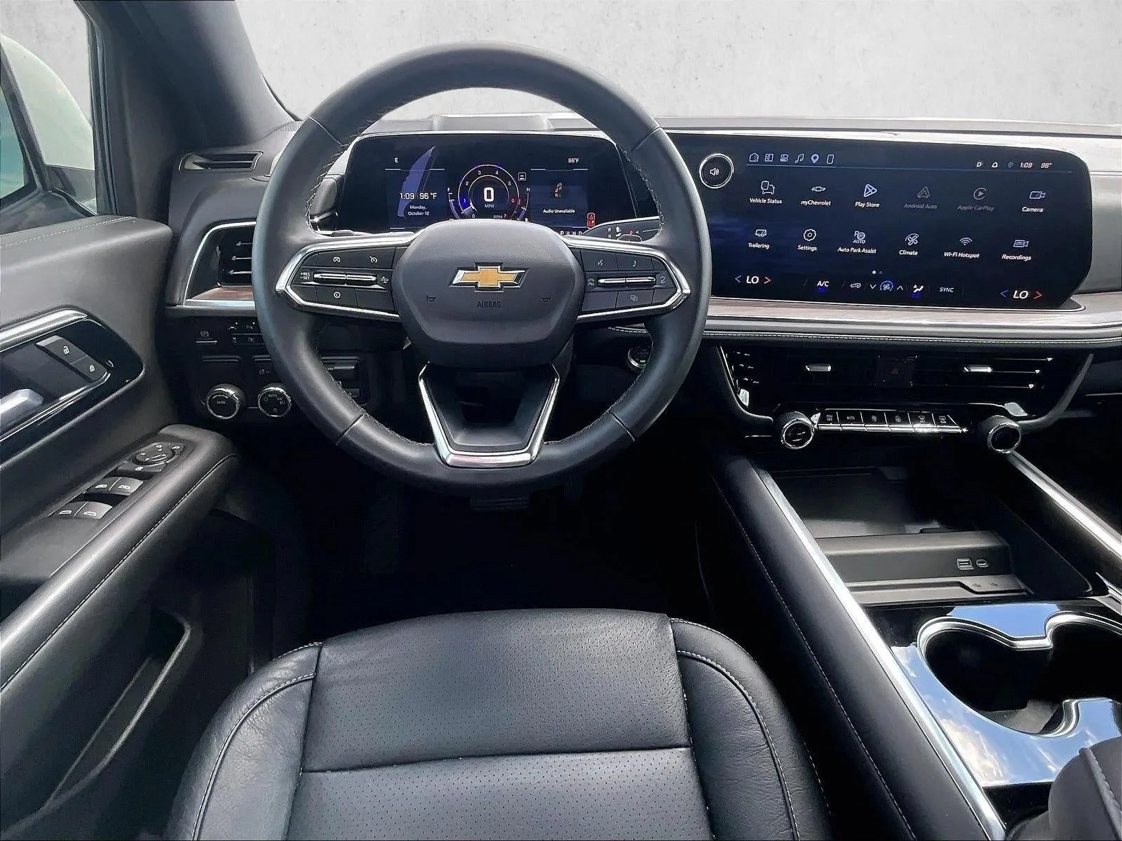 2026 Chevrolet Suburban LS photo 7