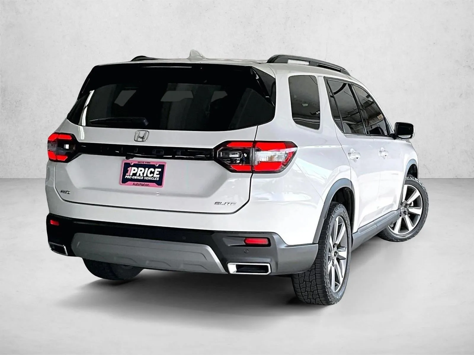 2023 Honda Pilot AWD Elite photo 2