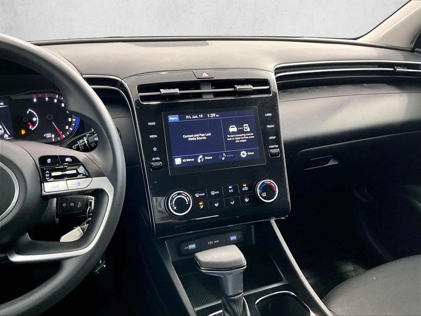 2024 Hyundai Tucson SE photo 8