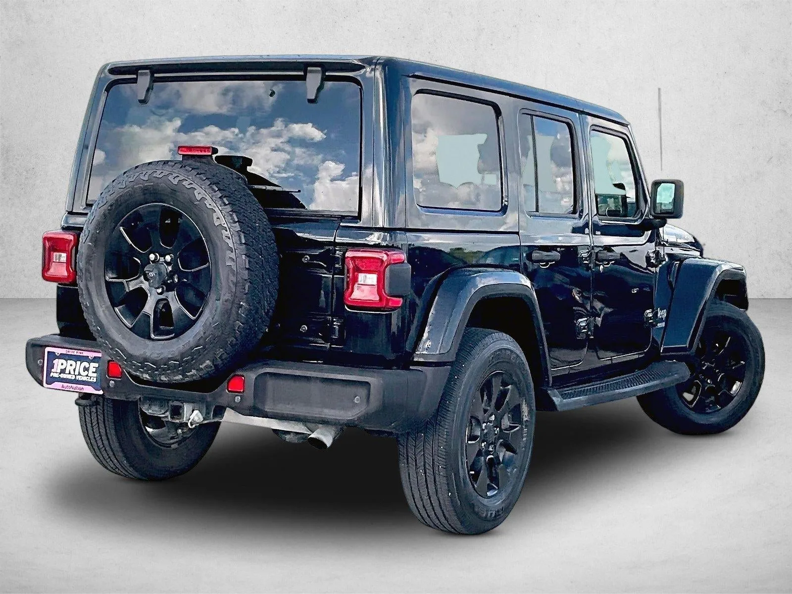 2019 Jeep Wrangler Unlimited Sahara 4x4 photo 2