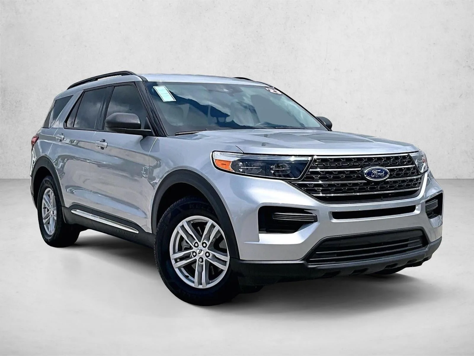 2023 Ford Explorer XLT photo 12
