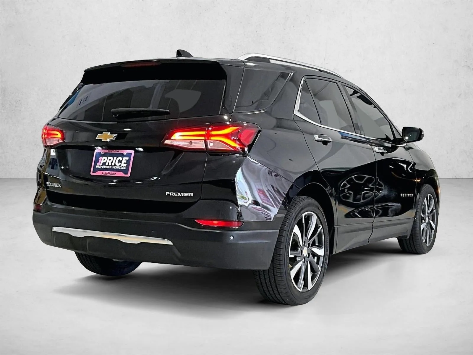 2022 Chevrolet Equinox Premier photo 2