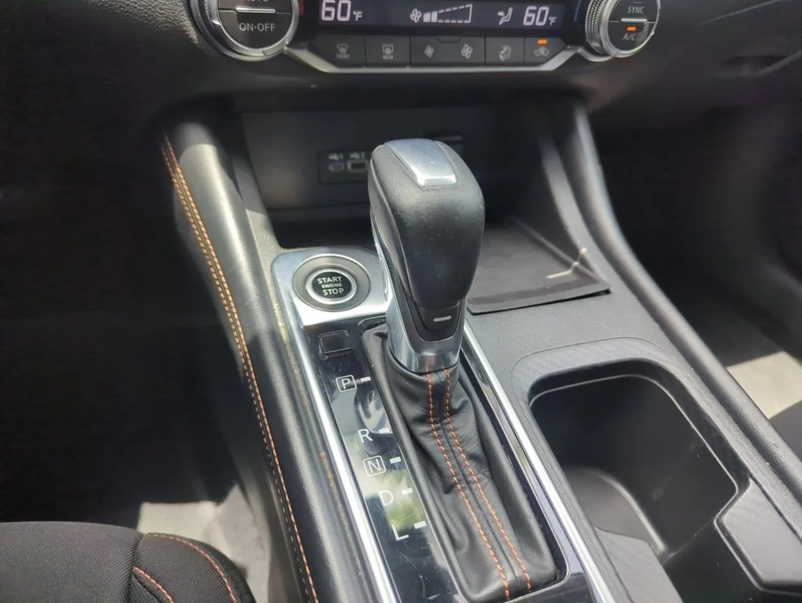 2020 Nissan Sentra SR CVT photo 11