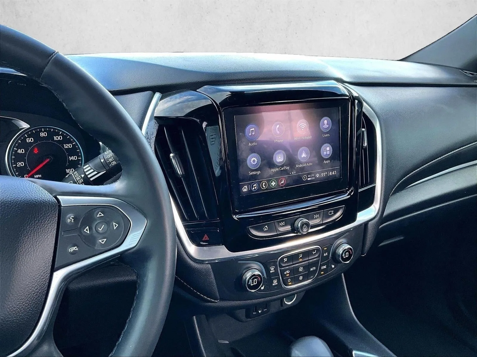 2023 Chevrolet Traverse LT Leather photo 8