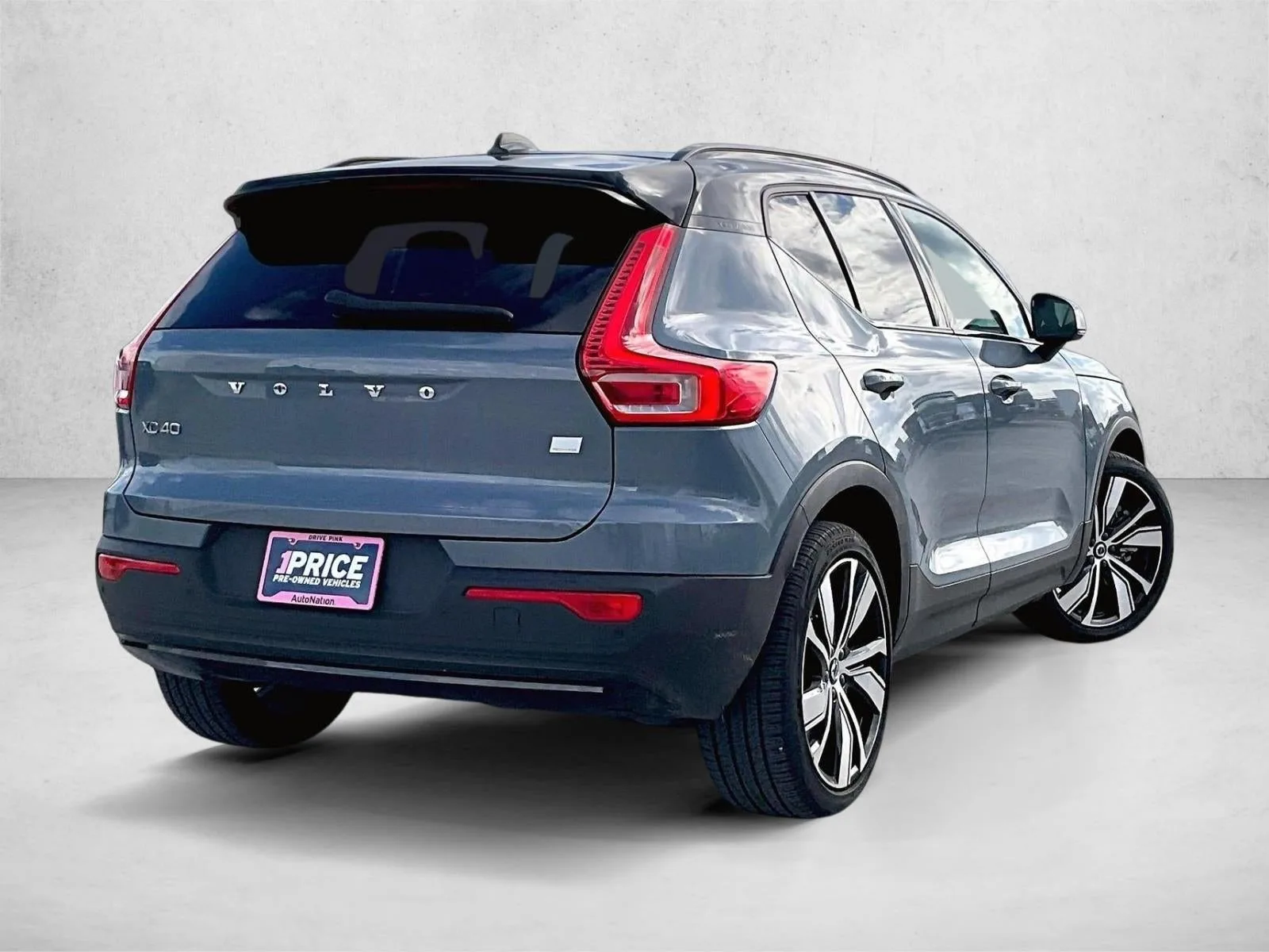 2021 Volvo XC40 Recharge Pure Electric Base photo 2