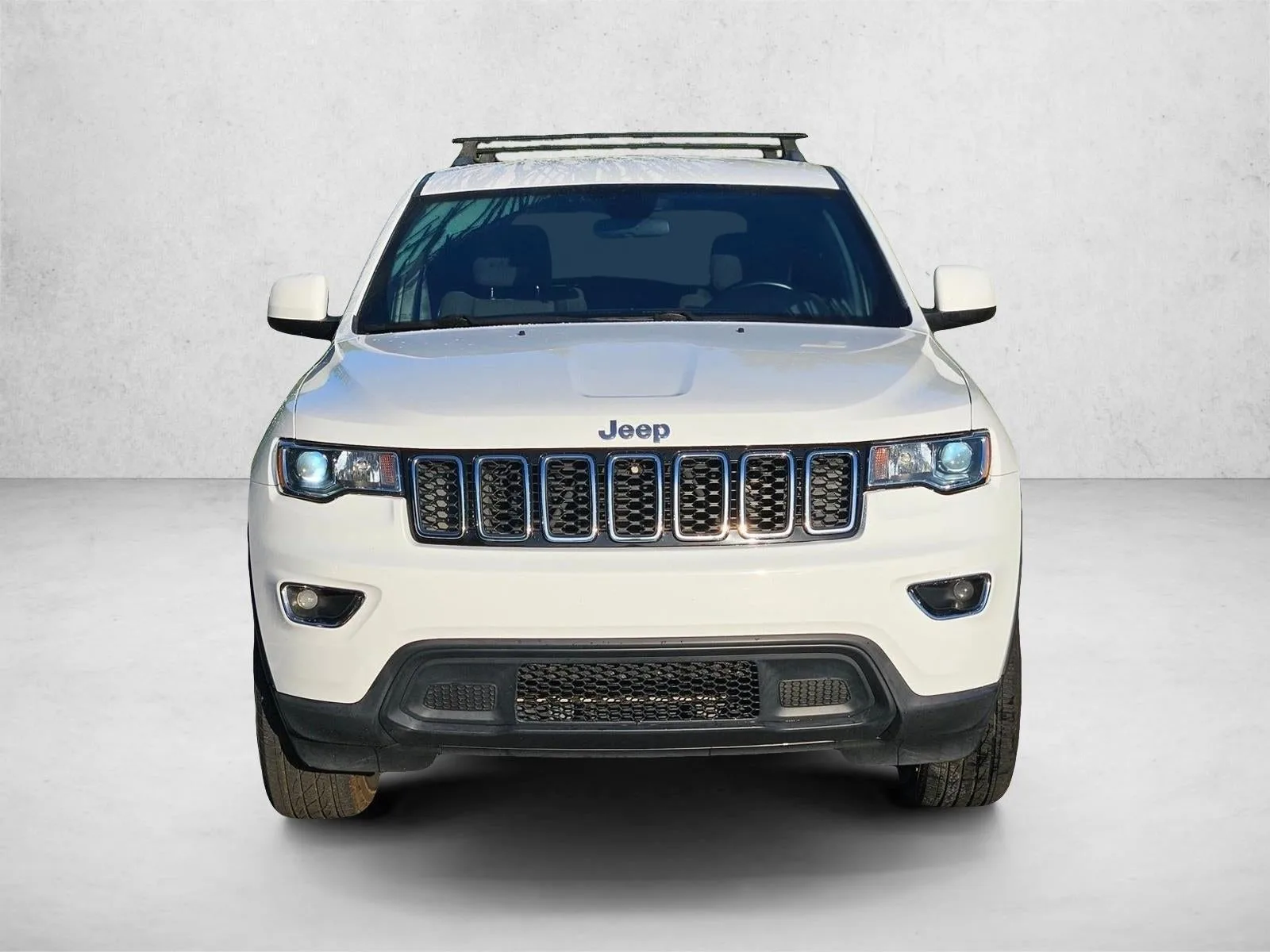 2020 Jeep Grand Cherokee Laredo E 4x2 photo 2