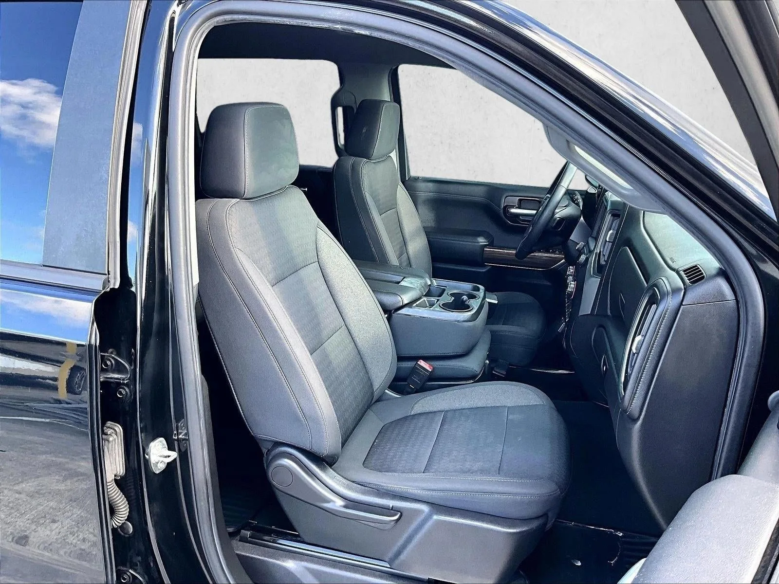 2021 Chevrolet Silverado 1500 LT photo 9
