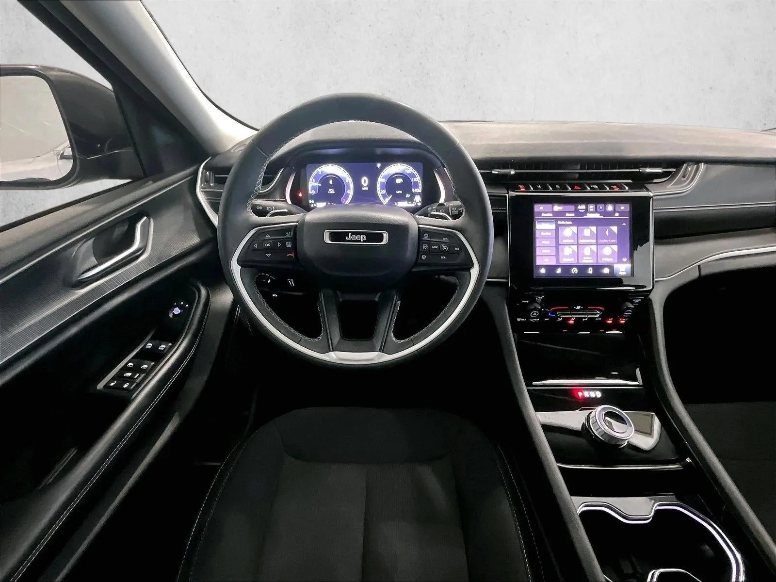 2023 Jeep Grand Cherokee Laredo photo 7