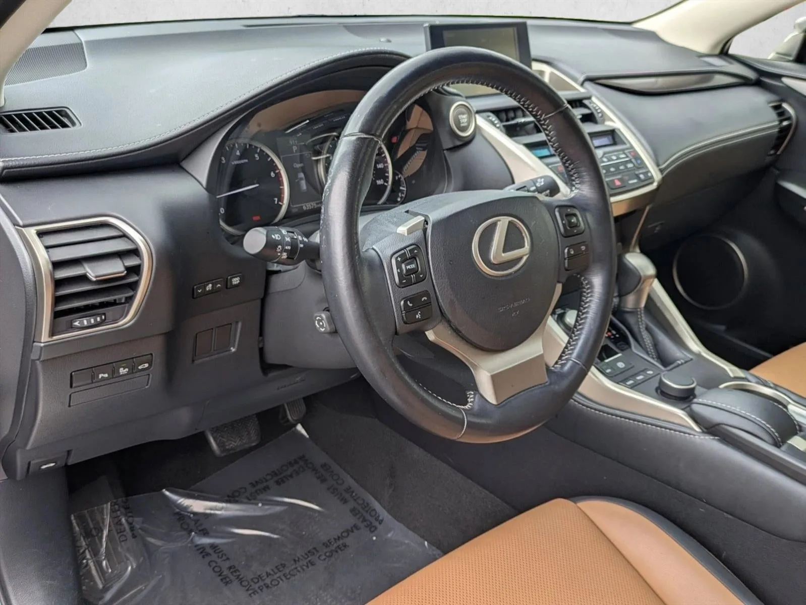2015 Lexus NX Turbo FWD 4dr photo 10